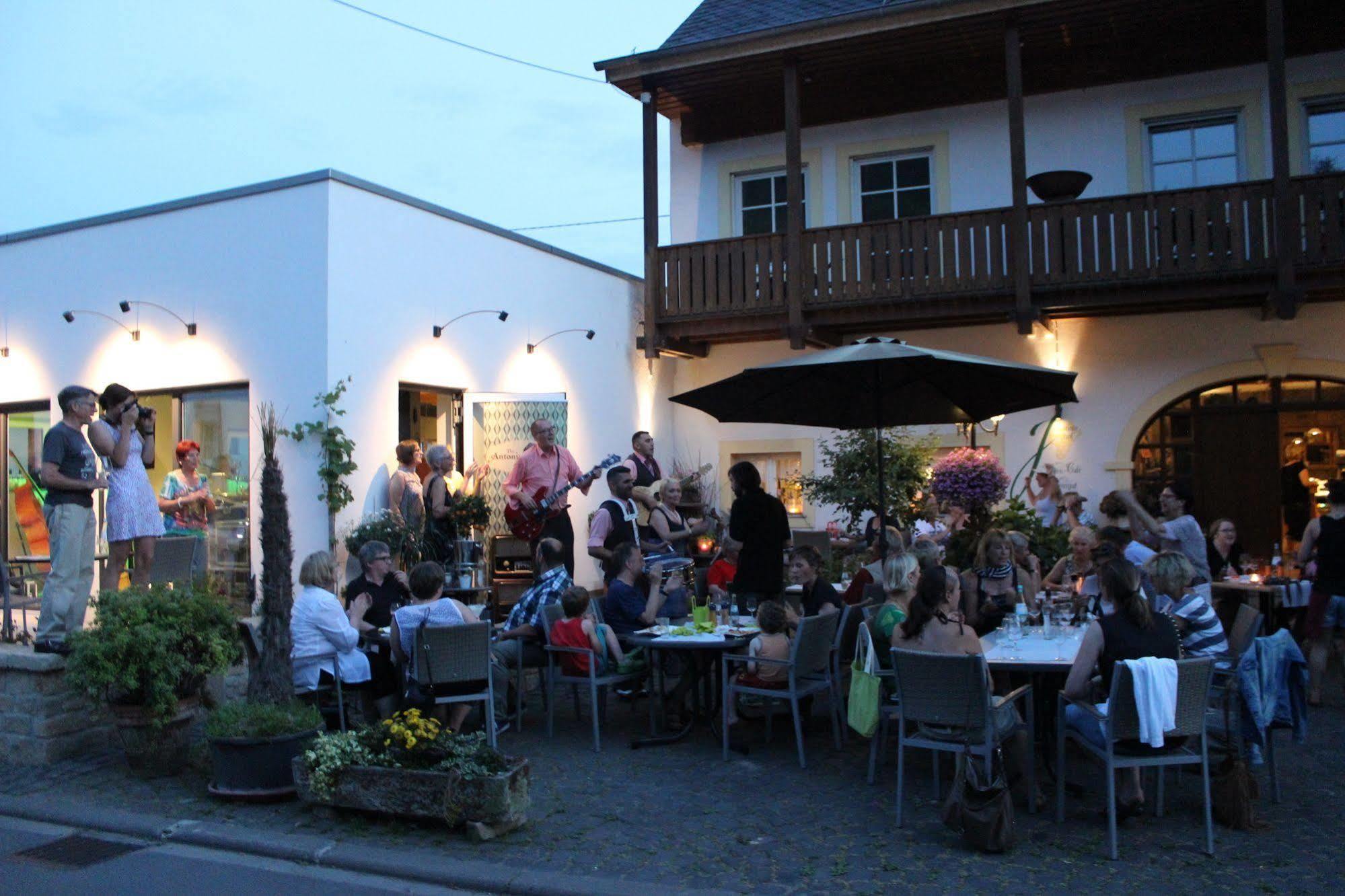 Johannishof Wein-Café&Gästehaus Langsur Exterior foto